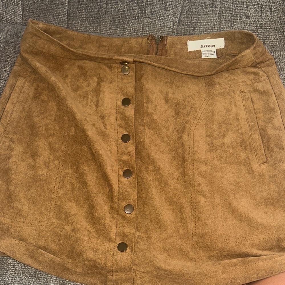 Sans Souci Tan Button-Front Mini Skirt